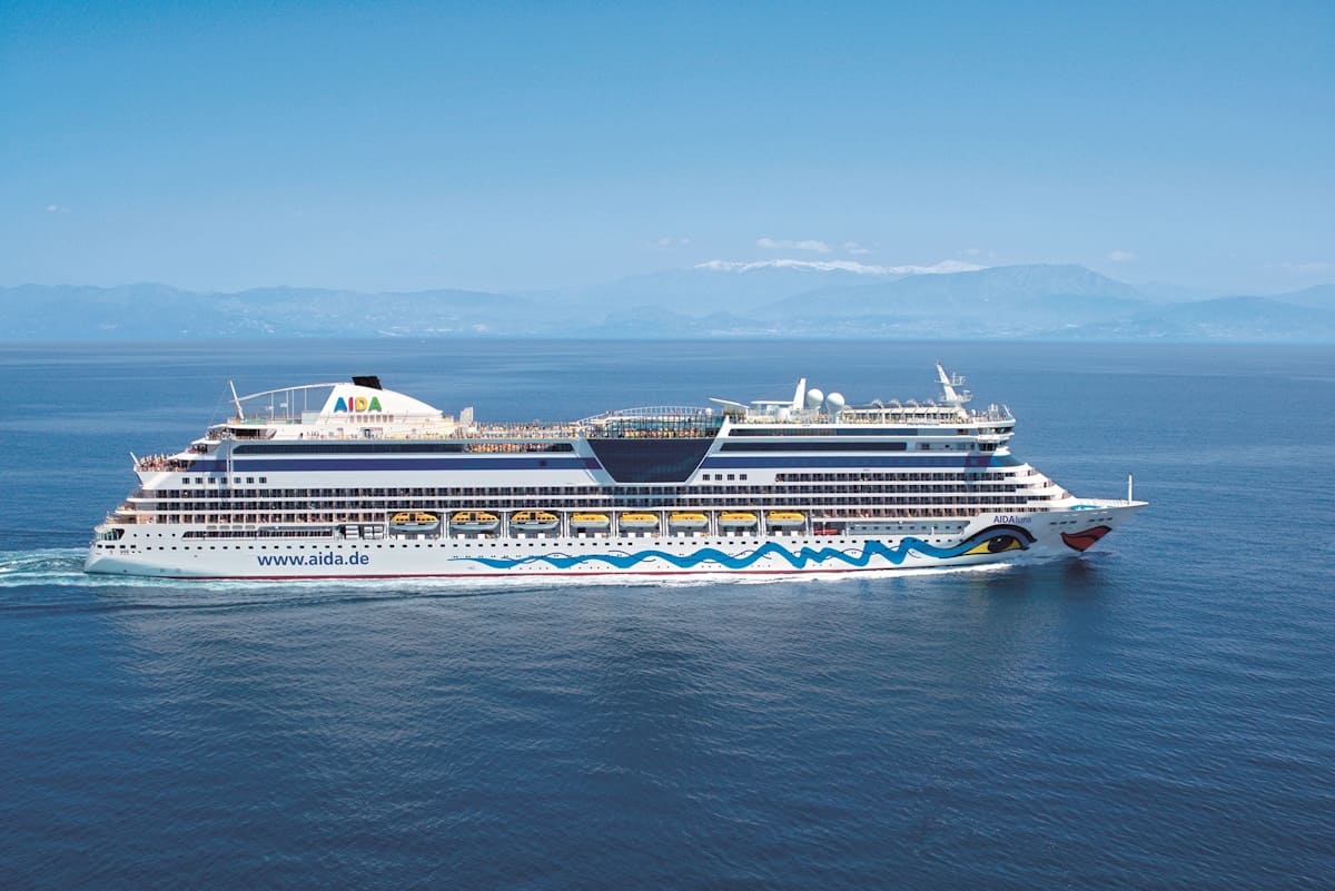 Kreuzfahrtschiff AIDAluna auf dem Meer